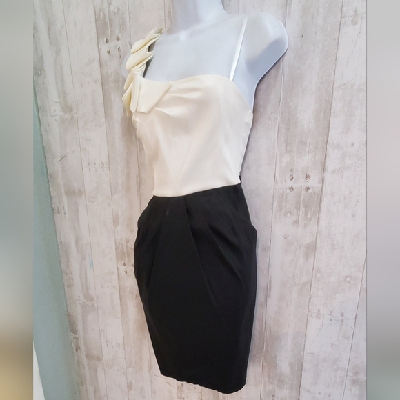 💚5/$25 Jodi Kristopher Ruffled Cream & Black Cocktail Pencil Dress Size 8/9 - Picture 5 of 9
